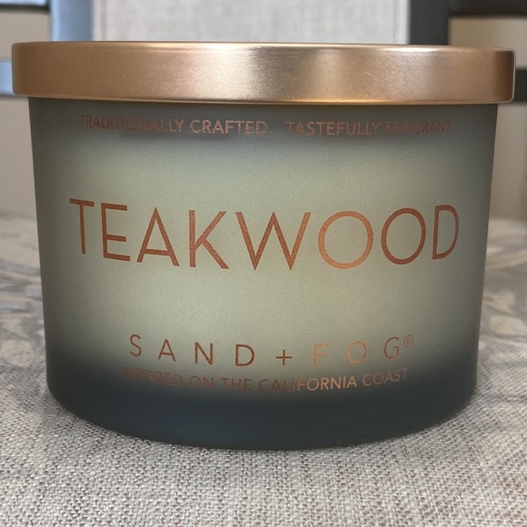 Lot of 2 SAND AND FOG 12 oz. Screenprint Teakwood Candle - Picture 5 of 10